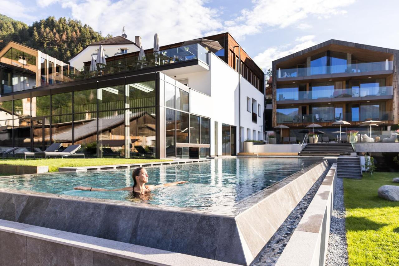 Hotel Weisses Kreuz Burgusio Εξωτερικό φωτογραφία
