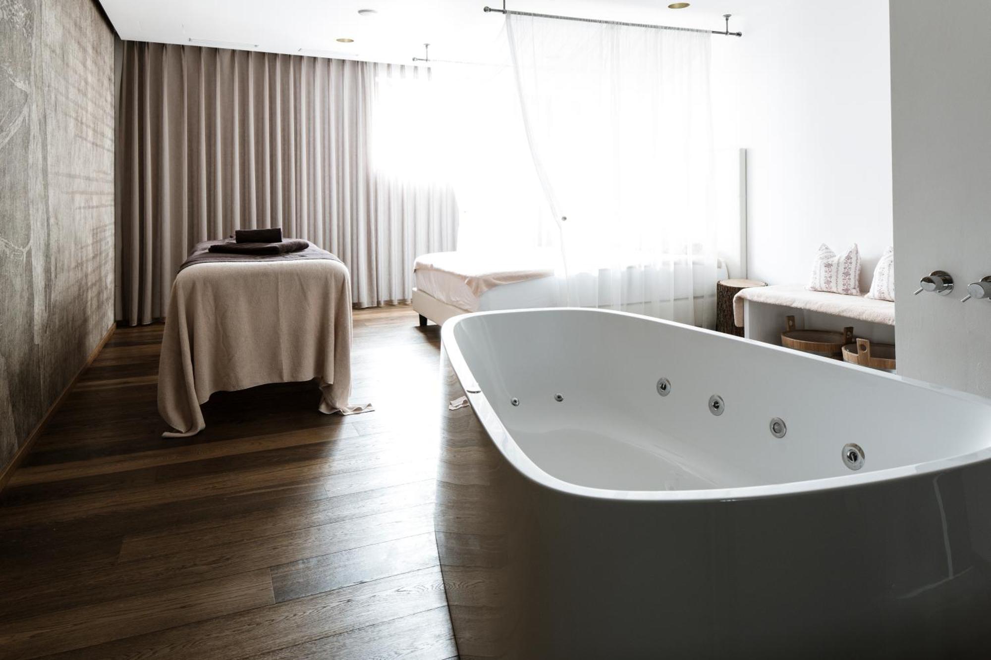 Hotel Weisses Kreuz Burgusio Εξωτερικό φωτογραφία